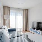 Daire Riverside Comfort By Bookinghost *